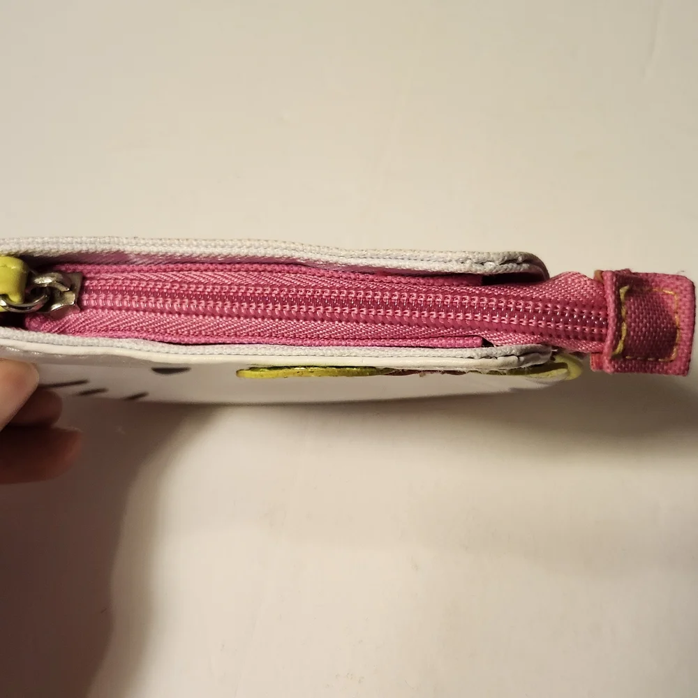 Hello Kitty White, Green and Pink Kids Wristlet Purse - Picture 8 of 9